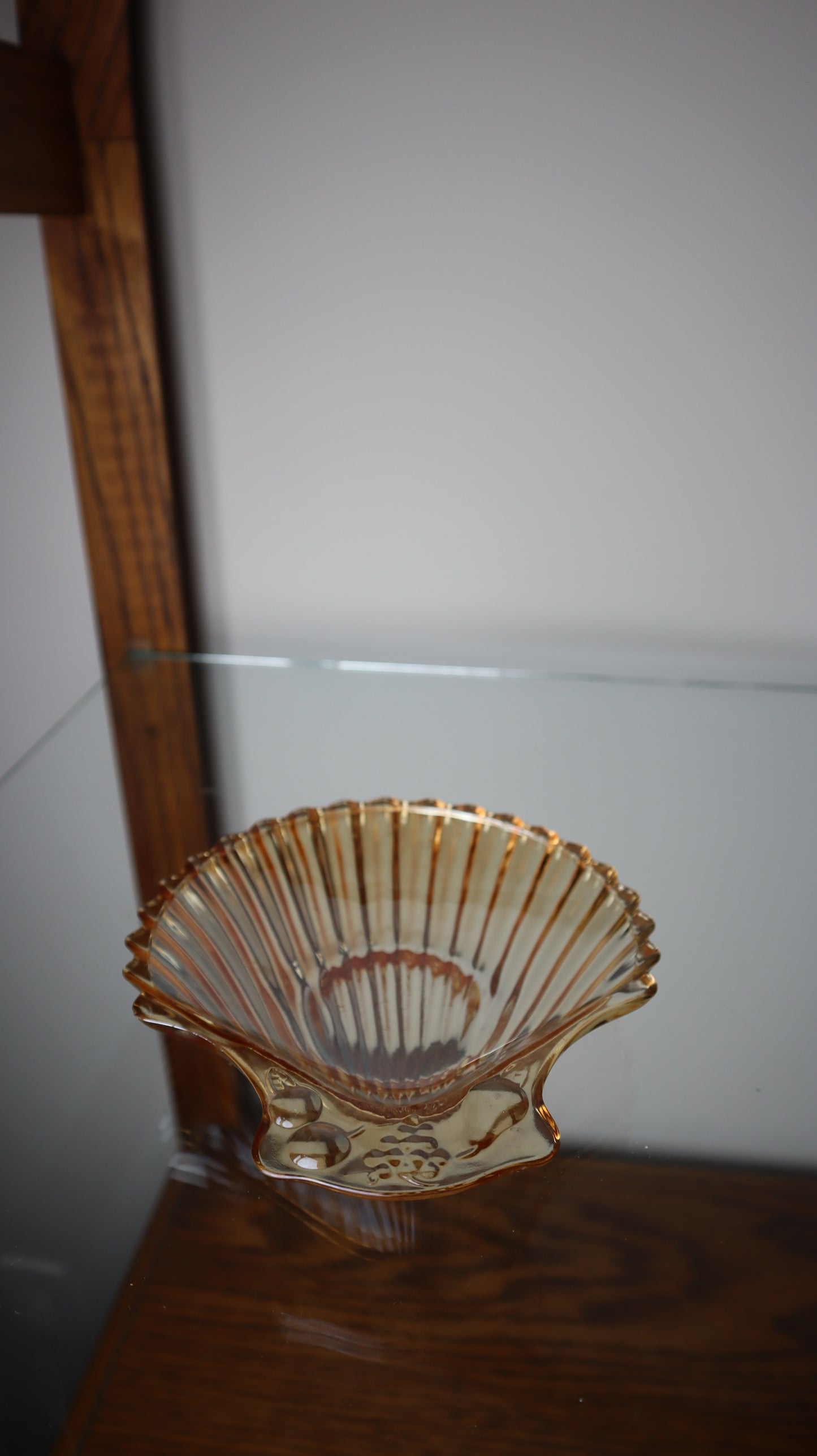 Vintage Carnival Glass Shell Ashtray