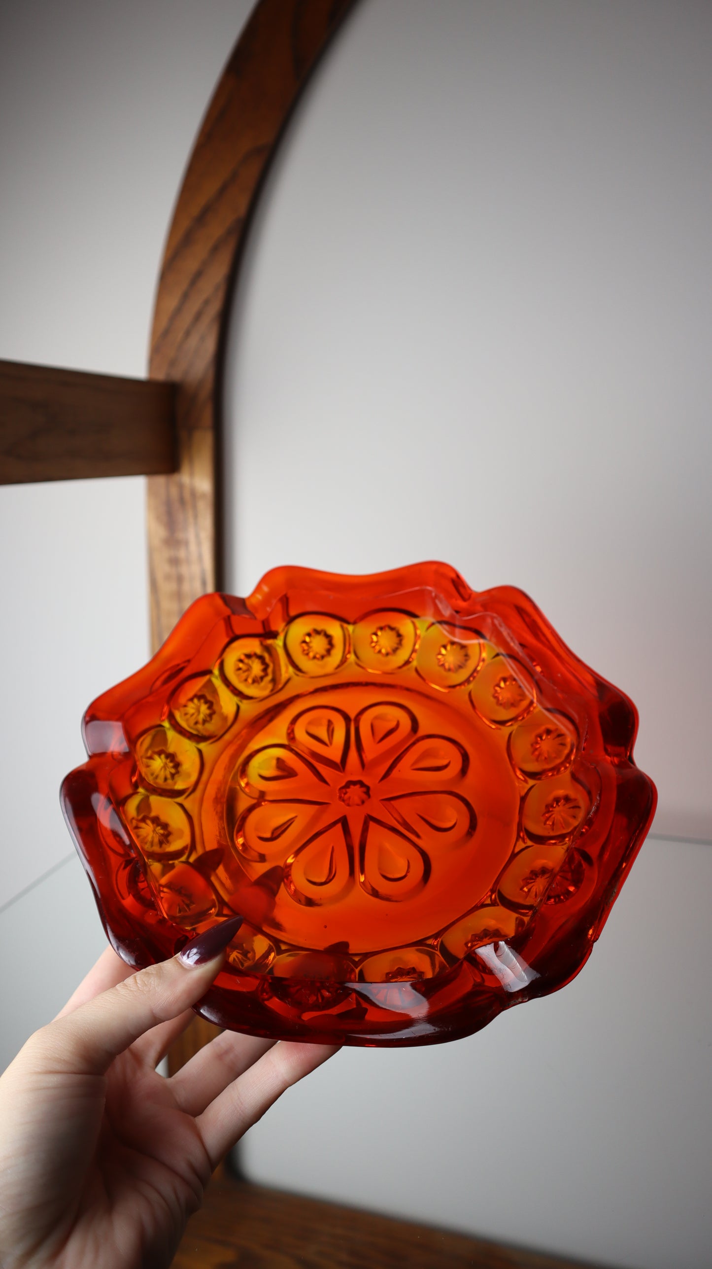 L.E Smith Moon & Stars Red Amberina Ashtray