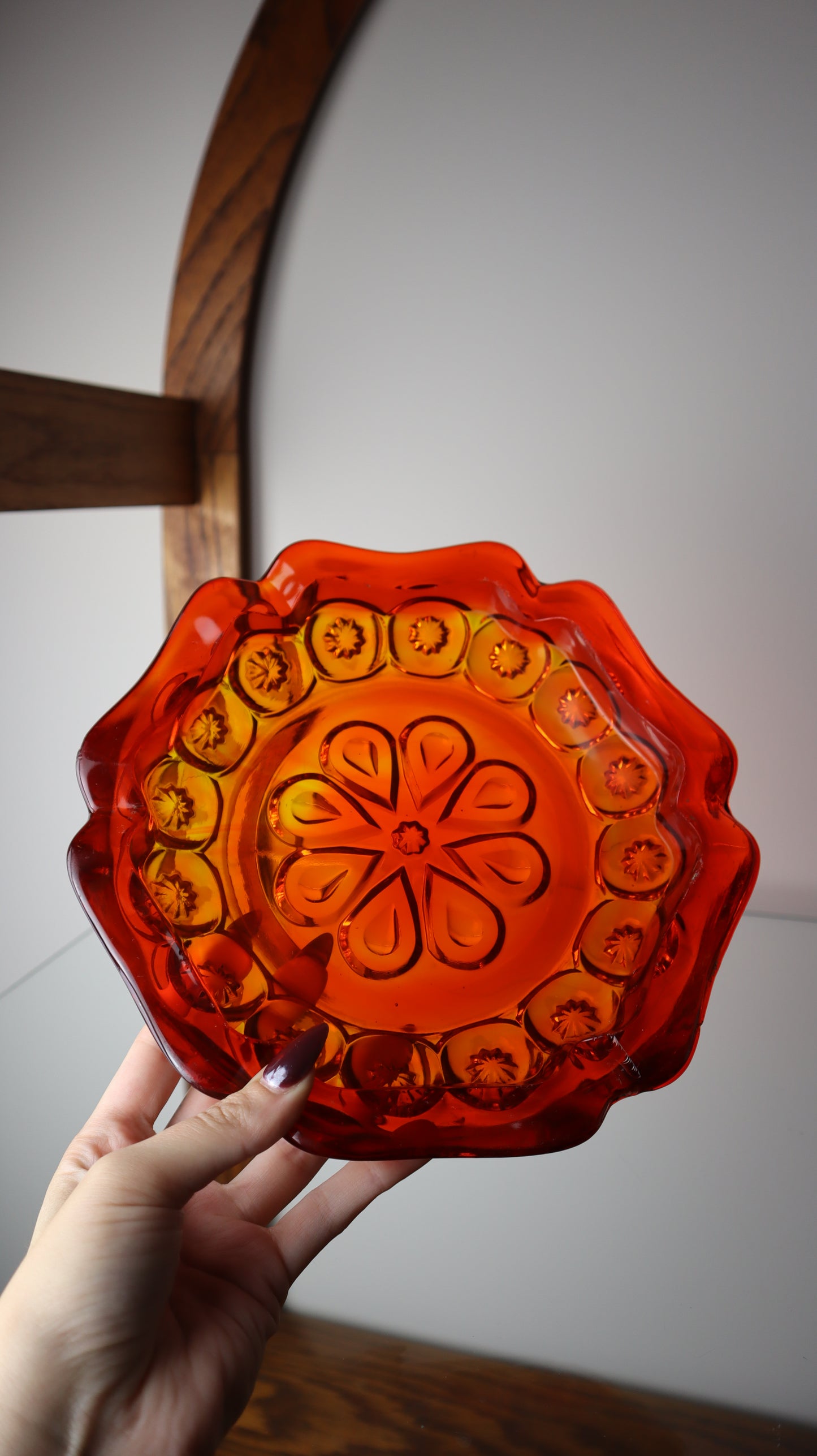 L.E Smith Moon & Stars Red Amberina Ashtray